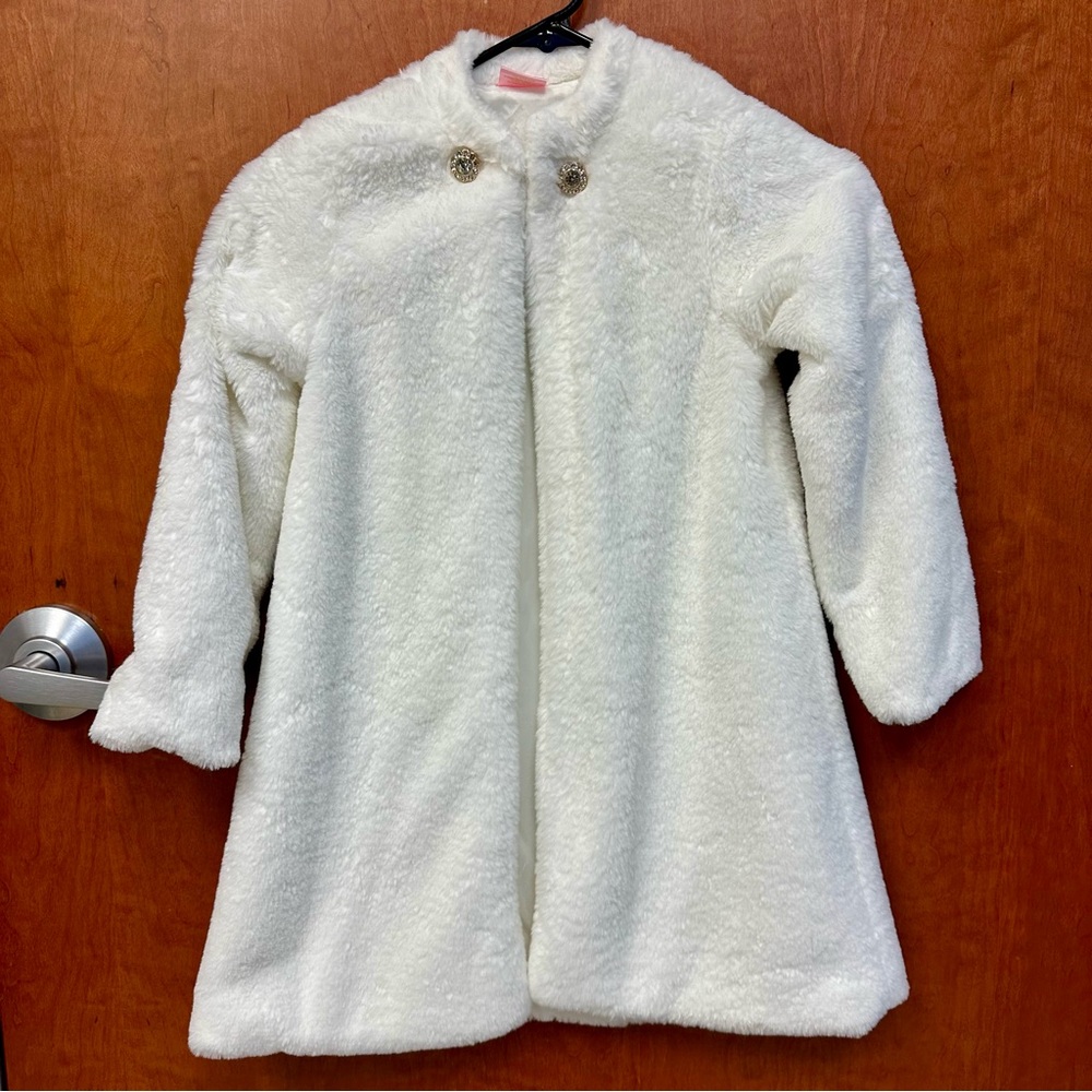 FAO Schwartz white faux fur girl coat SZ M (8)  Elegant White Faux Fur Coat
